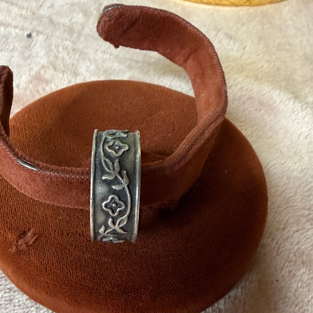 Rare find. Vintage  925 sterling silver flower ring from Mexico